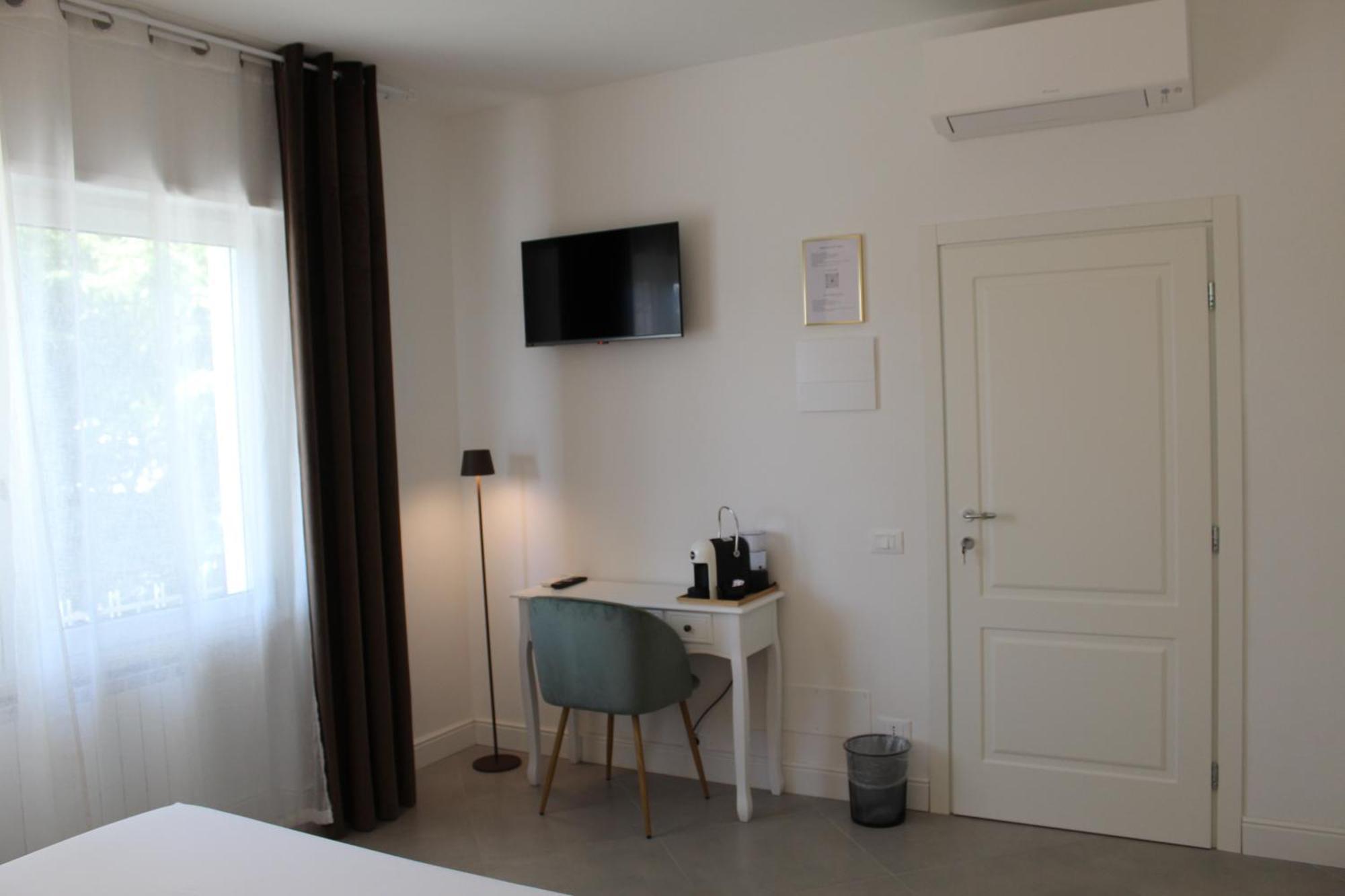 Villa Forte Salvi - Rooms Peschiera del Garda Dış mekan fotoğraf