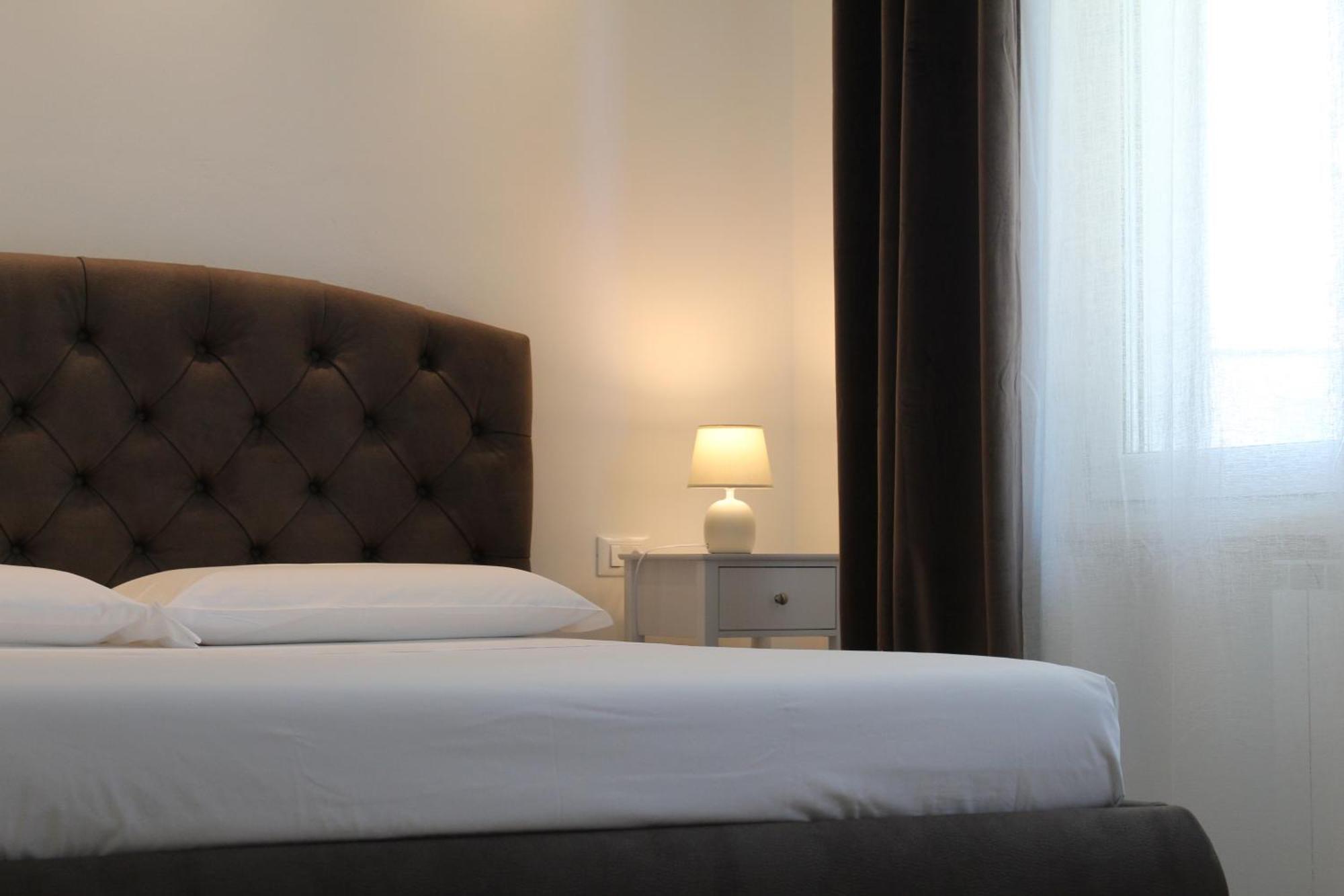 Villa Forte Salvi - Rooms Peschiera del Garda Dış mekan fotoğraf